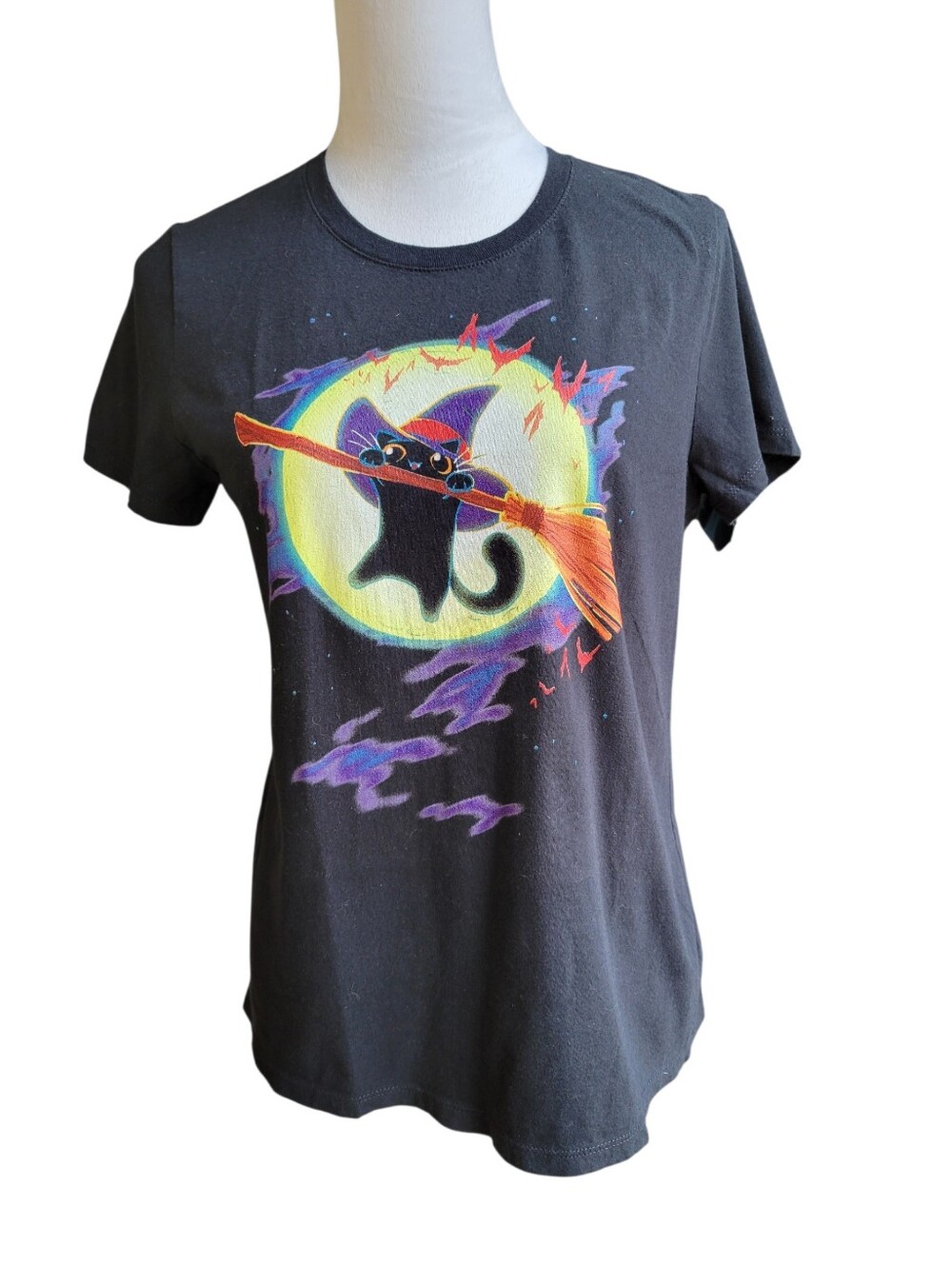 Halloween Black Cat Flying Lessons T-Shirt Black Size Med